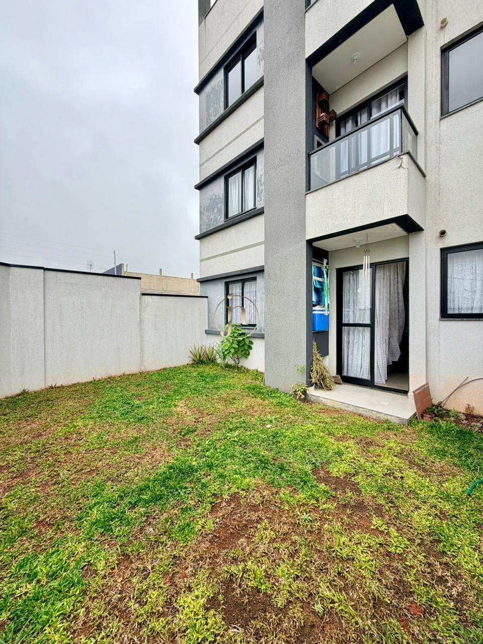  - Apartamento Garden com 3 quartos sendo 1 suite, com 40m de descoberto e 67m cobertos