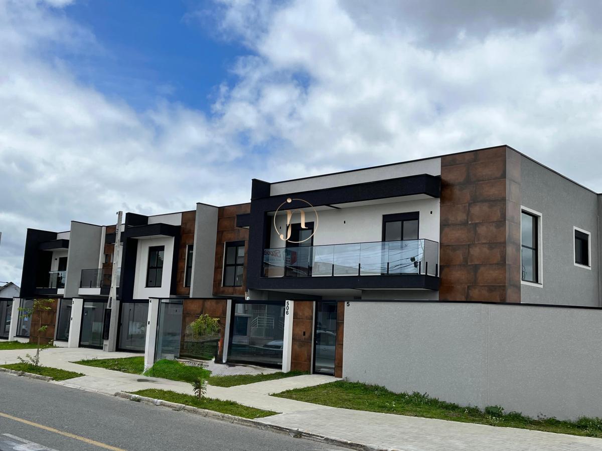 Sobrado à venda em São José dos Pinhais, Cruzeiro, com 3 quartos, 135m²